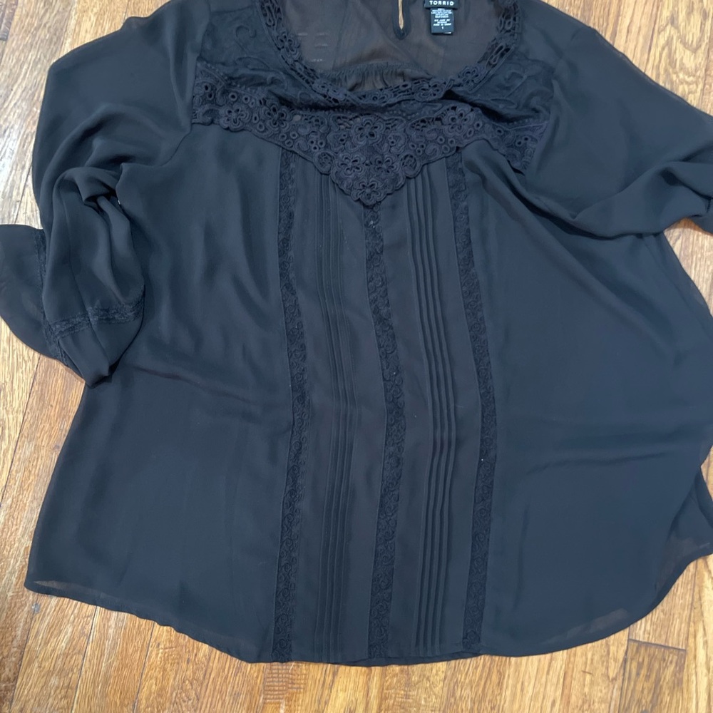 torrid Black Lace-Detail Pintuck Blouse